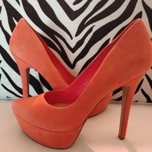 Jessica Simpson Nubuck Suede 6 in stiletto heels